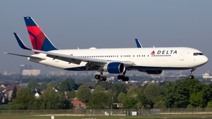 Photo of N194DN - Boeing 767-332(ER) operated by Delta Air Lines