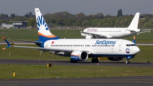 Photo of TC-SMU - Boeing 737 MAX 8 operated by SunExpress