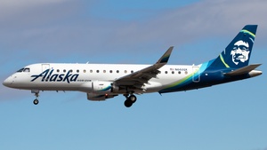 Photo of N660QX - Embraer ERJ-175LR operated by Alaska Airlines (opb Horizon Air)