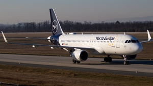 Photo of D-AIUC - Airbus A320-214 operated by Lufthansa