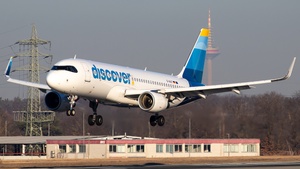 Photo of D-AIUT - Airbus A320-214 operated by Discover Airlines