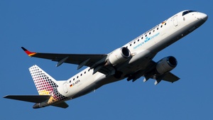 Photo of D-AZFA - Embraer ERJ-190LR operated by KLM Cityhopper (opb German Airways)