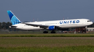 Photo of N66051 - Boeing 767-424(ER) operated by United Airlines