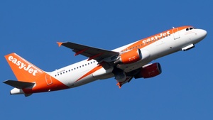 Photo of G-EZTK - Airbus A320-214 operated by easyJet