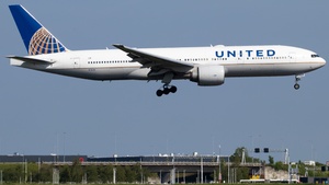 Photo of N76010 - Boeing 777-224(ER) operated by United Airlines