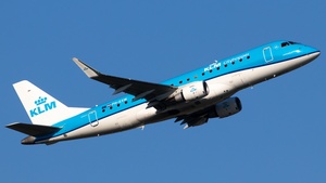 Photo of PH-EXW - Embraer ERJ-175STD operated by KLM Cityhopper