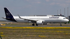 Photo of D-AIEE - Airbus A321-271NX operated by Lufthansa