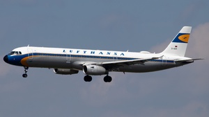 Photo of D-AIDV - Airbus A321-231 operated by Lufthansa