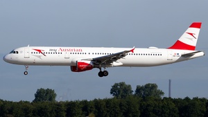 Photo of OE-LBC - Airbus A321-111 operated by Austrian Airlines
