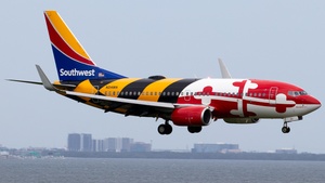 Photo of N214WN - Boeing 737-7H4 operated by Southwest Airlines