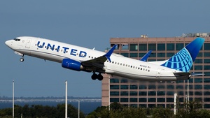 Photo of N24212 - Boeing 737-824 operated by United Airlines
