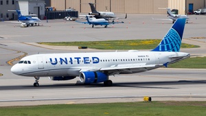 Photo of N446UA - Airbus A320-232 operated by United Airlines