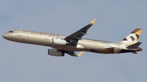 Photo of A6-AEF - Airbus A321-231 operated by Etihad Airways