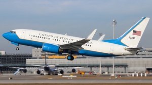 Photo of 05-0730 - Boeing C-40C operated by US Air Force