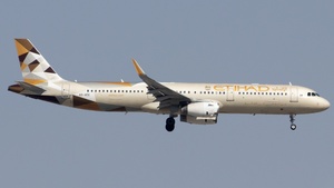 Photo of A6-AEE - Airbus A321-231 operated by Etihad Airways
