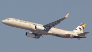 Photo with serial 6821 - Airbus A321-231