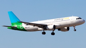 Photo of EC-KDT - Airbus A320-216 operated by Vueling