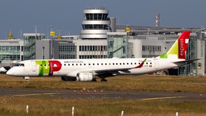 Photo of CS-TTY - Embraer ERJ-195AR operated by TAP Express (opb Portugália Airlines)