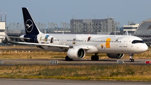 Photo of D-AIEM - Airbus A321-271NX operated by Lufthansa