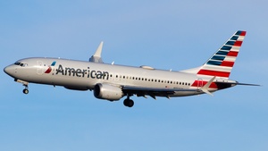 Photo of N334SM - Boeing 737 MAX 8 operated by American Airlines