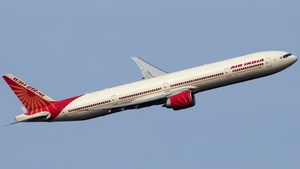 Photo of VT-ALR - Boeing 777-337(ER) operated by Air India