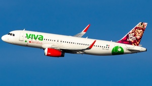 Photo of XA-VAY - Airbus A320-232 operated by Viva Aerobus