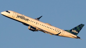 Photo of N328JB - Embraer ERJ-190AR operated by jetBlue Airways