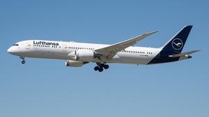 Photo of D-ABPB - Boeing 787-9 Dreamliner operated by Lufthansa