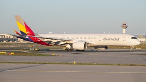 Photo of HL8521 - Airbus A350-941 operated by Asiana Airlines