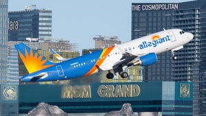 Photo with serial 5687 - Airbus A320-214