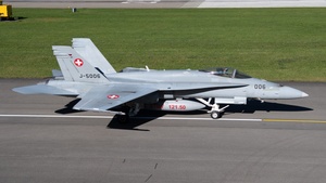 Photo of J-5006 - McDonnell Douglas F/A-18C Hornet operated by Swiss Air Force