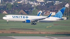 Photo of N661UA - Boeing 767-322(ER) operated by United Airlines