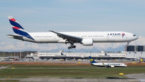 Photo of PT-MUB - Boeing 777-32W(ER) operated by LATAM Airlines Brasil