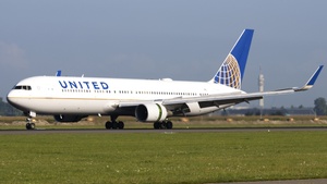Photo of N644UA - Boeing 767-322(ER) operated by United Airlines