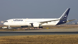 Photo of D-ABPD - Boeing 787-9 Dreamliner operated by Lufthansa