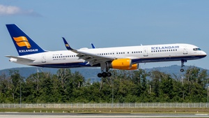 Photo of TF-FIO - Boeing 757-208 operated by Icelandair