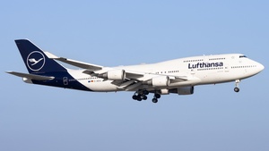 Photo of D-ABVU - Boeing 747-430 operated by Lufthansa
