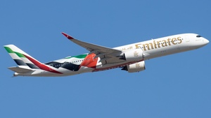 Photo of A6-EXR - Airbus A350-941 operated by Emirates