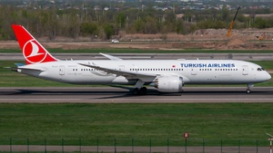 Photo of TC-LLY - Boeing 787-9 Dreamliner operated by Turkish Airlines