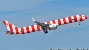 Photo of D-ABOM - Boeing 757-330 operated by Condor