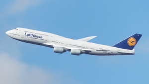 Photo of D-ABYJ - Boeing 747-830 operated by Lufthansa