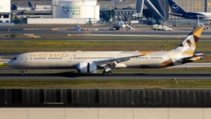 Photo of A6-BMB - Boeing 787-10 Dreamliner operated by Etihad Airways