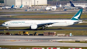 Photo of B-KQC - Boeing 777-367(ER) operated by Cathay Pacific Airways