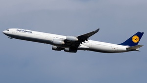 Photo of D-AIHY - Airbus A340-642 operated by Lufthansa