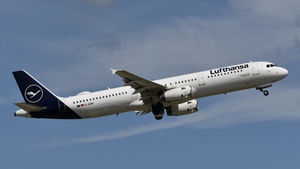 Photo of D-AIDM - Airbus A321-231 operated by Lufthansa
