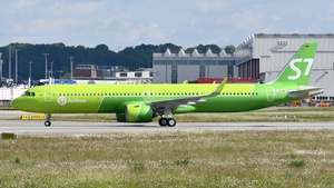 Photo of D-AYAG - Airbus A321-271NX operated by S7 Airlines