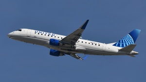 Photo of N82366 - Embraer ERJ-175LL operated by United Express (opb SkyWest Airlines)