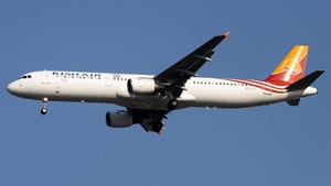 Photo of EP-LCT - Airbus A321-211 operated by Kish Air