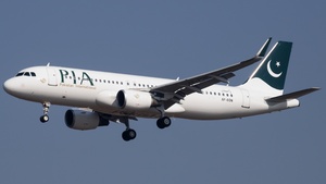 Photo of AP-BON - Airbus A320-214 operated by PIA Pakistan International Airlines