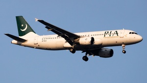 Photo of AP-BLU - Airbus A320-214 operated by PIA Pakistan International Airlines